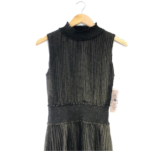 Nanette Lepore Black Gold Pleated Accordion Ruched Sleevelees Mock Neck Dress 4 - Picture 3 of 9